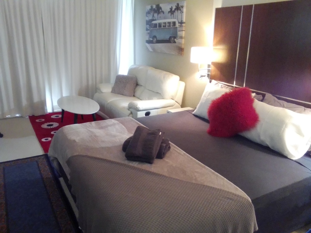 Executive Studio Suite, 1 King Bed, Balcony, Ocean View photo 1