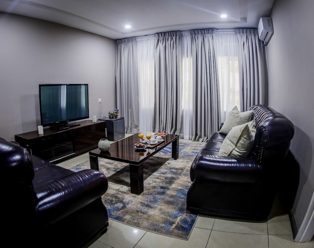 Luxury Suite photo 1