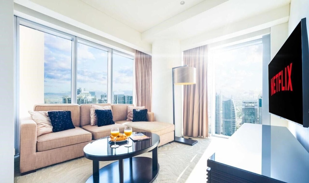 Luxury Suite, 1 King Bed, City View photo 2