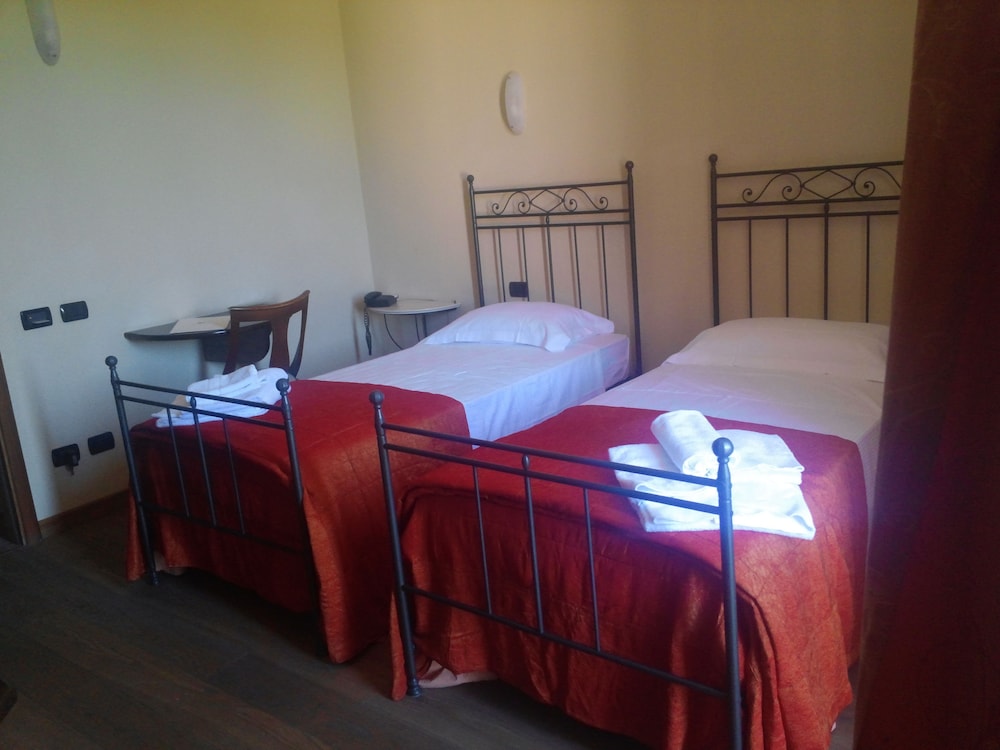 Twin Room, 2 Twin Beds
