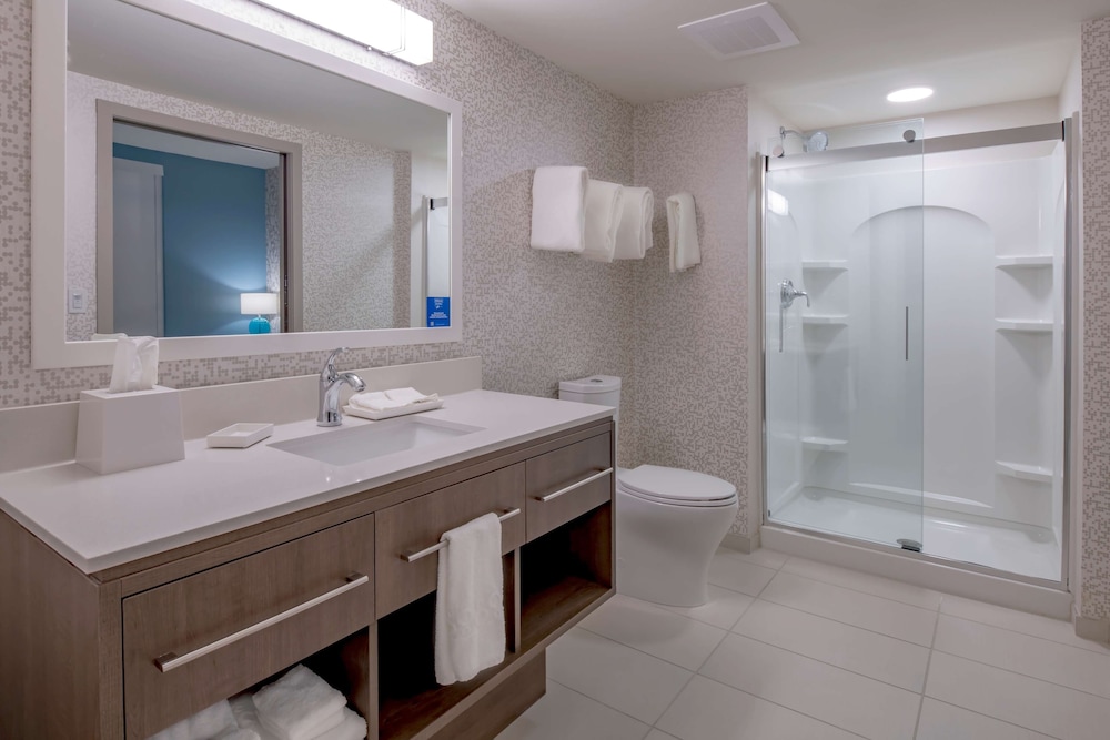 Studio, 1 Queen Bed, Accessible, Bathtub photo 3