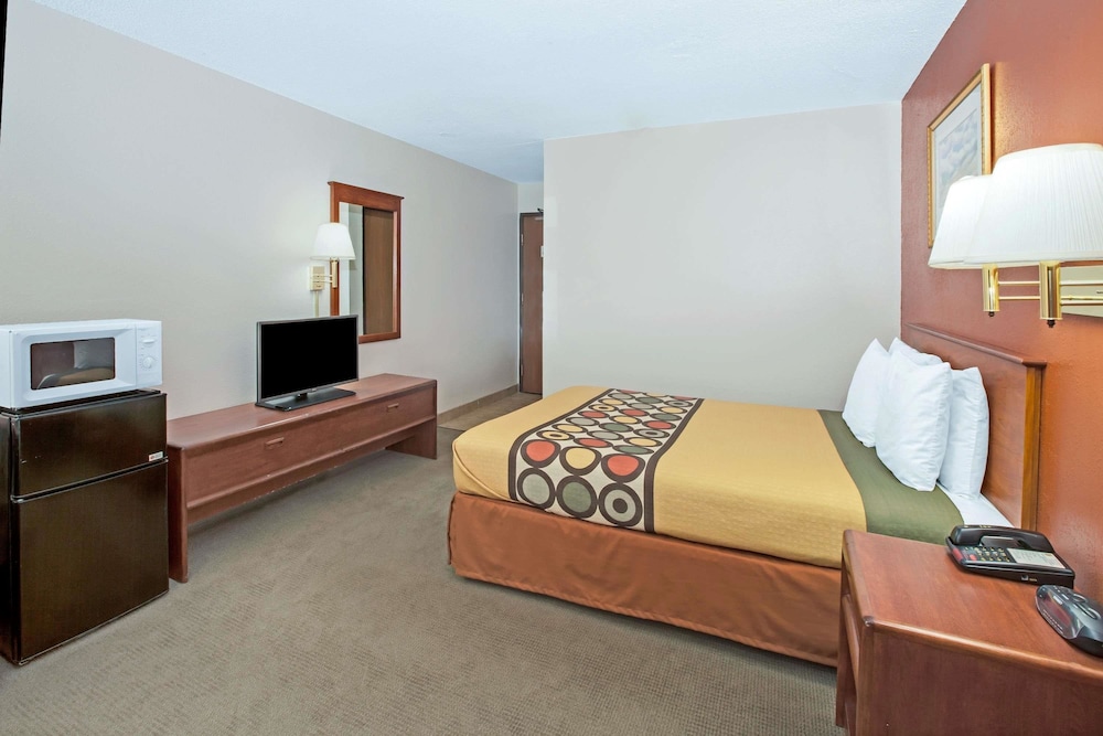 Standard Room, 1 Queen Bed - Photo 2