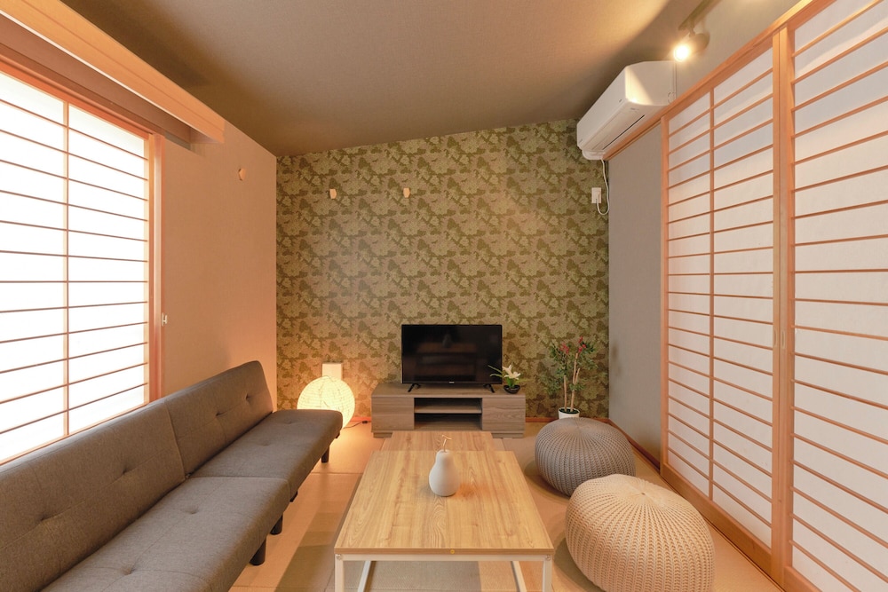 3F/Accommodates three-person, Non Smoking photo 1