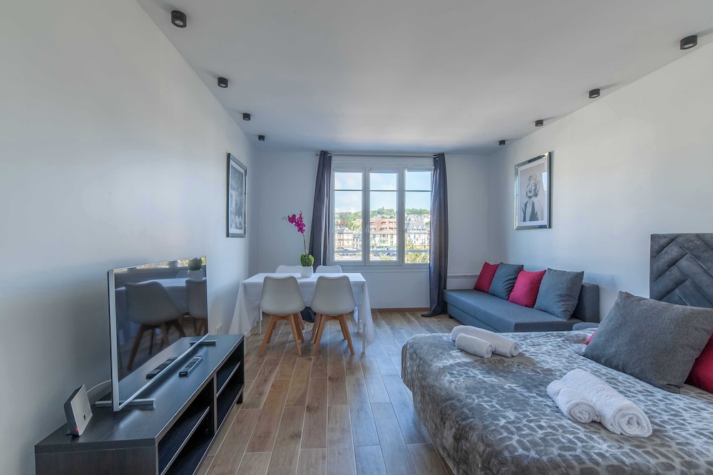 Comfort Studio, City View