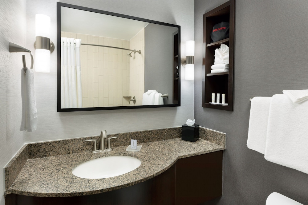 Room, 2 Queen Beds (Hearing Accessible) - Photo 4