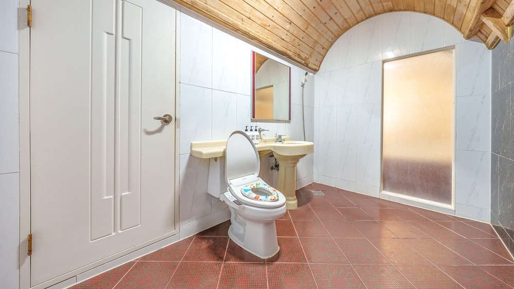 Basic Room, 1 Bedroom (Suite 3(BBQ, Terrace, Spa)) - Photo 11