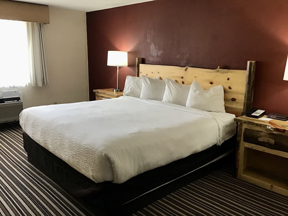 Room, 1 King Bed, Accessible, Non Smoking (Mobility Bathtub W/Grab Bars)