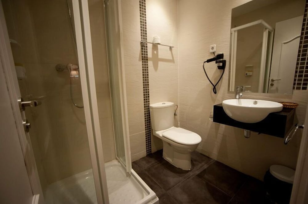 Triple Room, Shared Bathroom photo 2