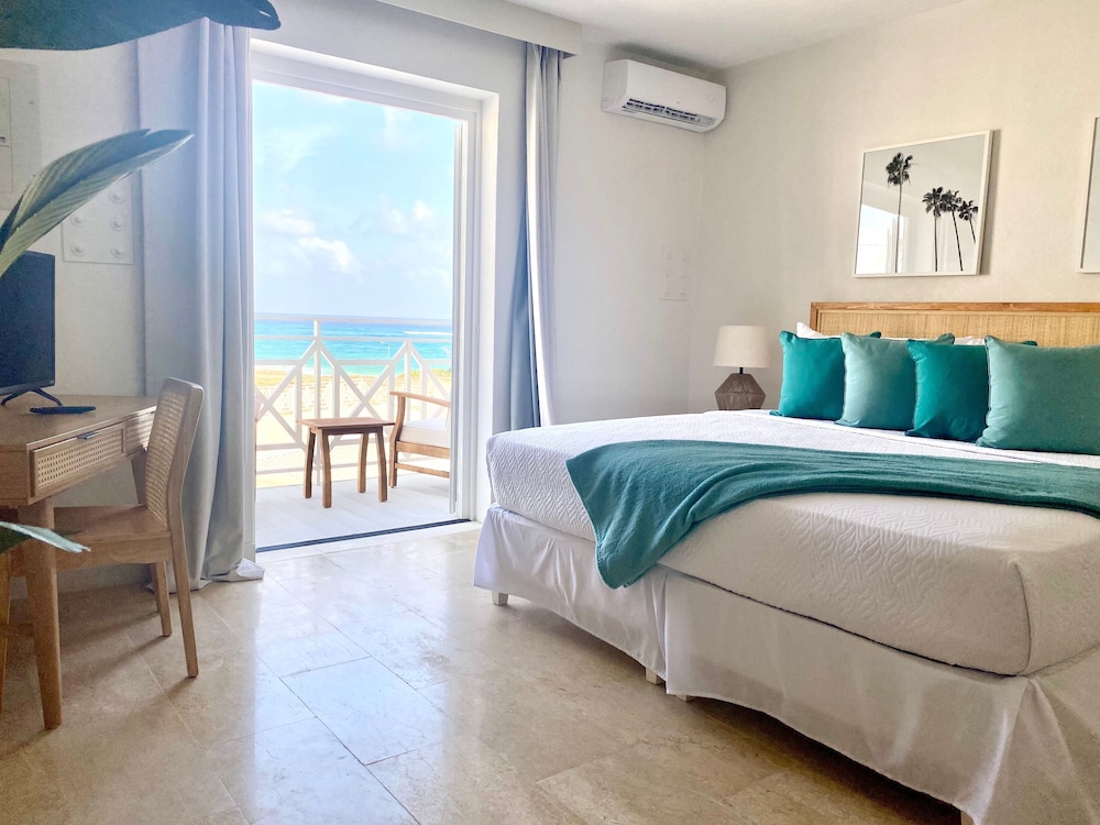 Standard Room, 1 King Bed, Ocean View