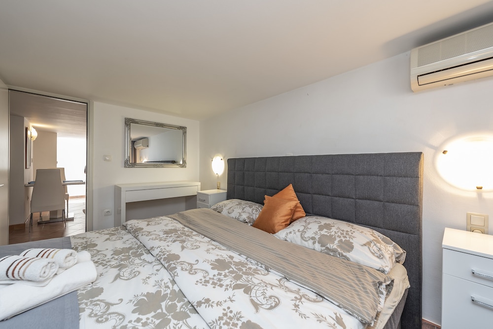 Romantic Apartment, 1 Bedroom, Terrace, Garden View