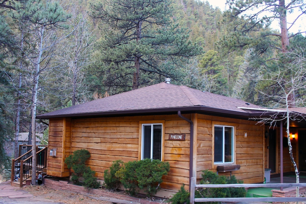 Luxury Cabin, 1 King Bed, Jetted Tub, River View