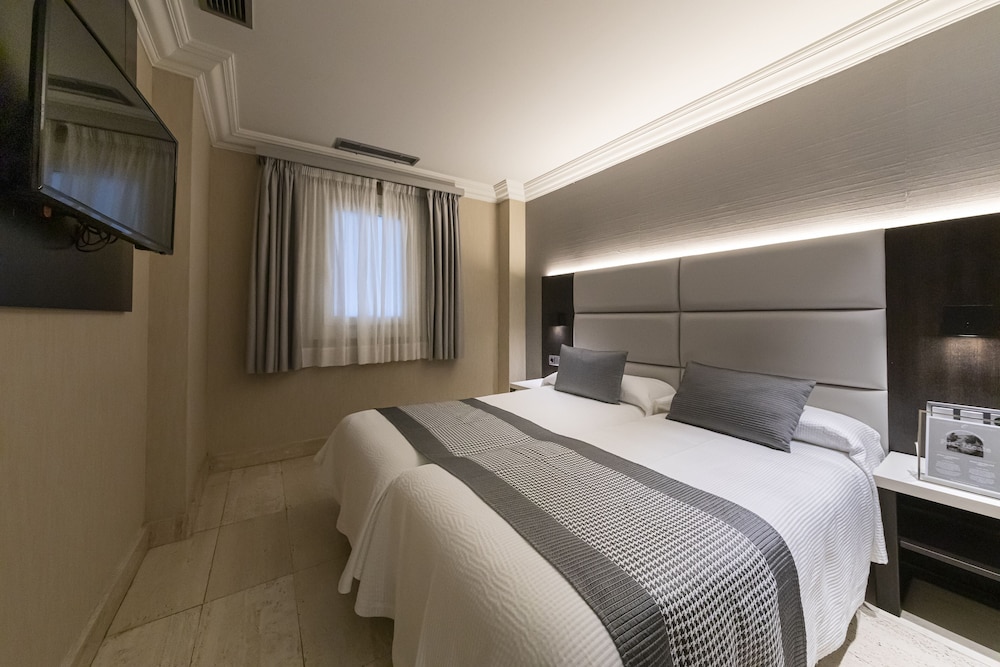 Standard Interior Room