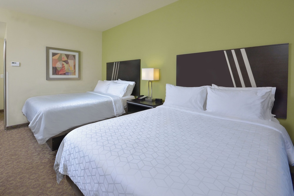 Standard Room, 2 Twin Beds (Minifridge) - Photo 1