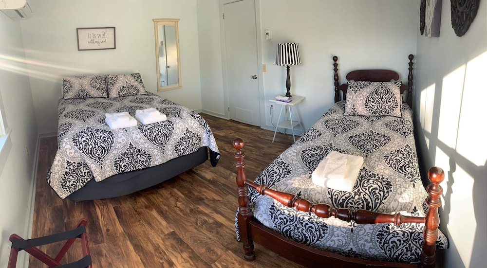Family Room, Multiple Beds photo 1
