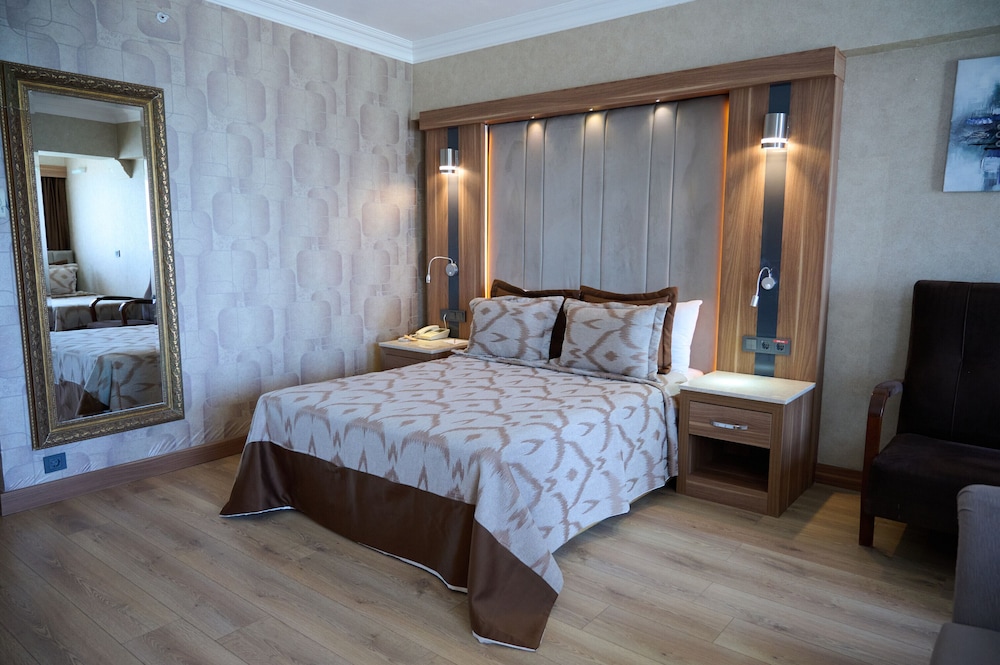 Standard Doppel- oder Zweibettzimmer mit Gartenblick