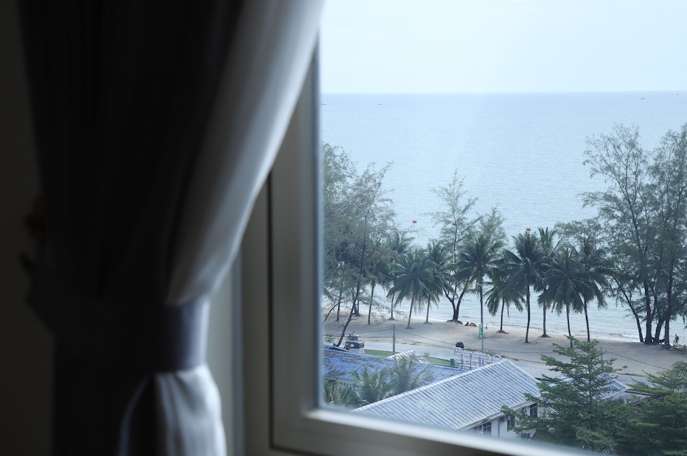 Deluxe Double Room, 1 King Bed, Sea View photo 2