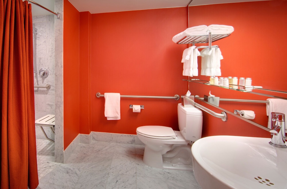 Deluxe Room, 2 Double Beds, Accessible - Photo 4