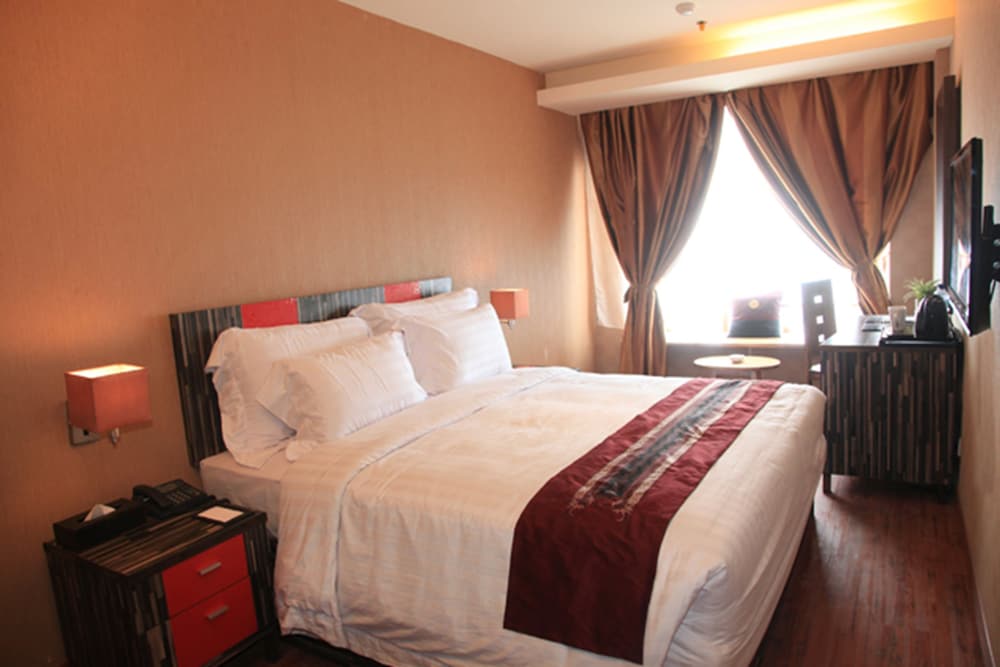 Superior Room, 1 King Bed, Sea View photo 2