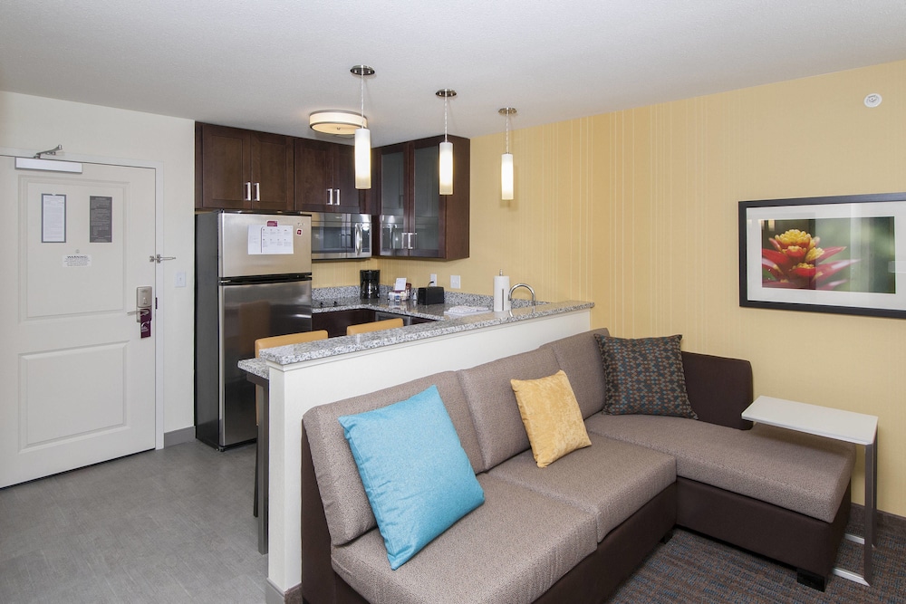 Suite, 1 Bedroom (Mobility Accessible, Roll-In Shower) photo 3
