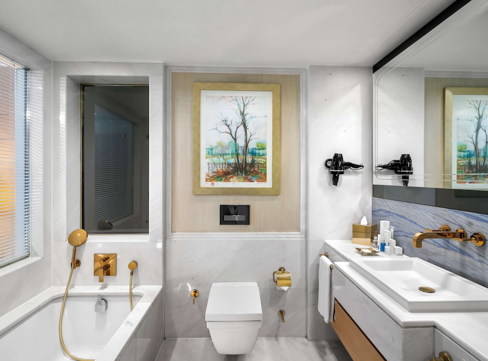 Presidential Suite, City View (Lounge) thumbnail 6