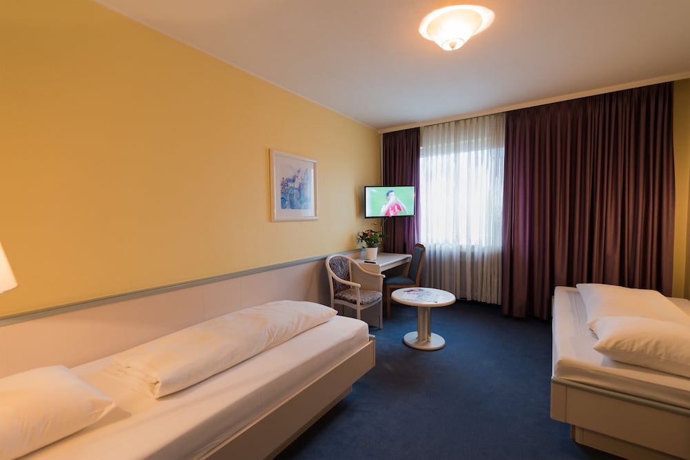 Standard Triple Room - Photo 4