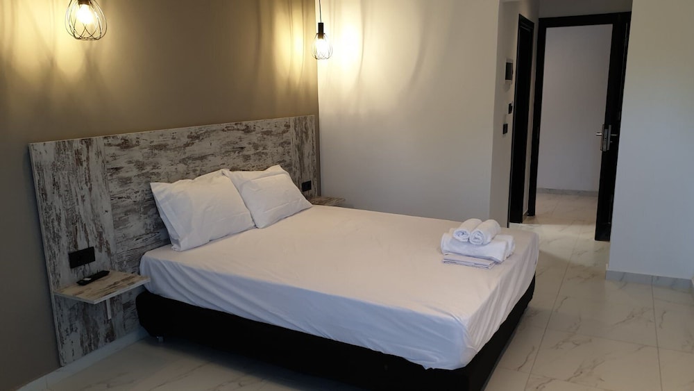 Economy Double Room, 1 Double Bed - Photo 1
