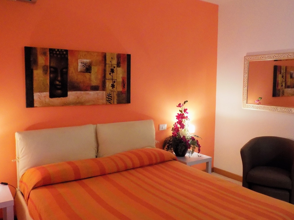 Comfort Room photo 2