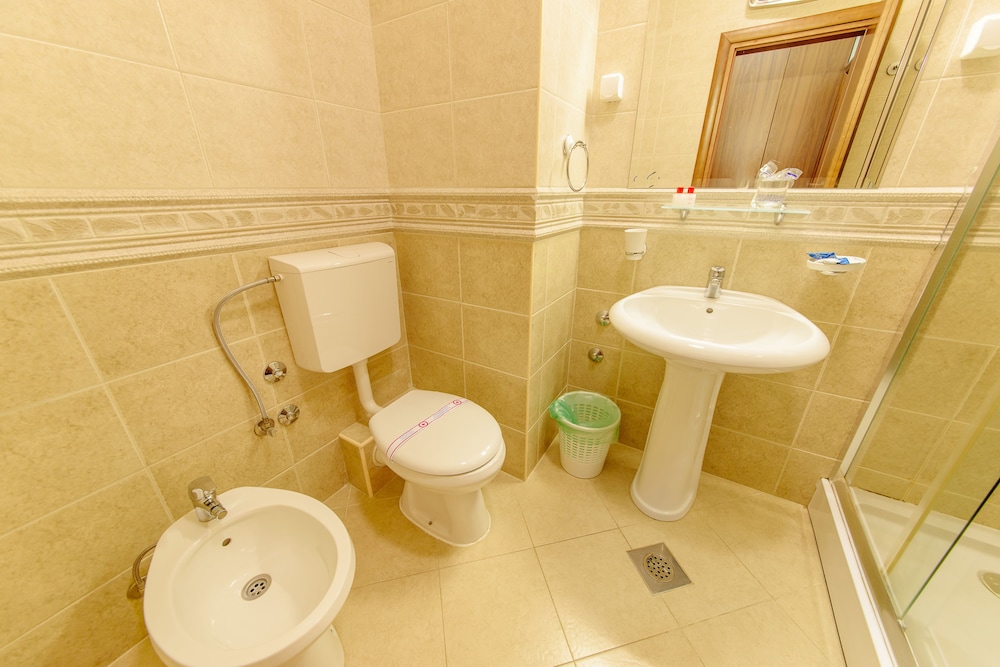 Standard Triple Room photo 3