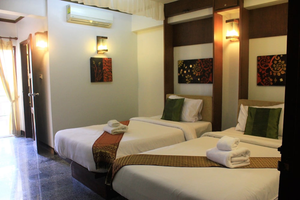 Standard Twin Room (Shower) - Photo 8