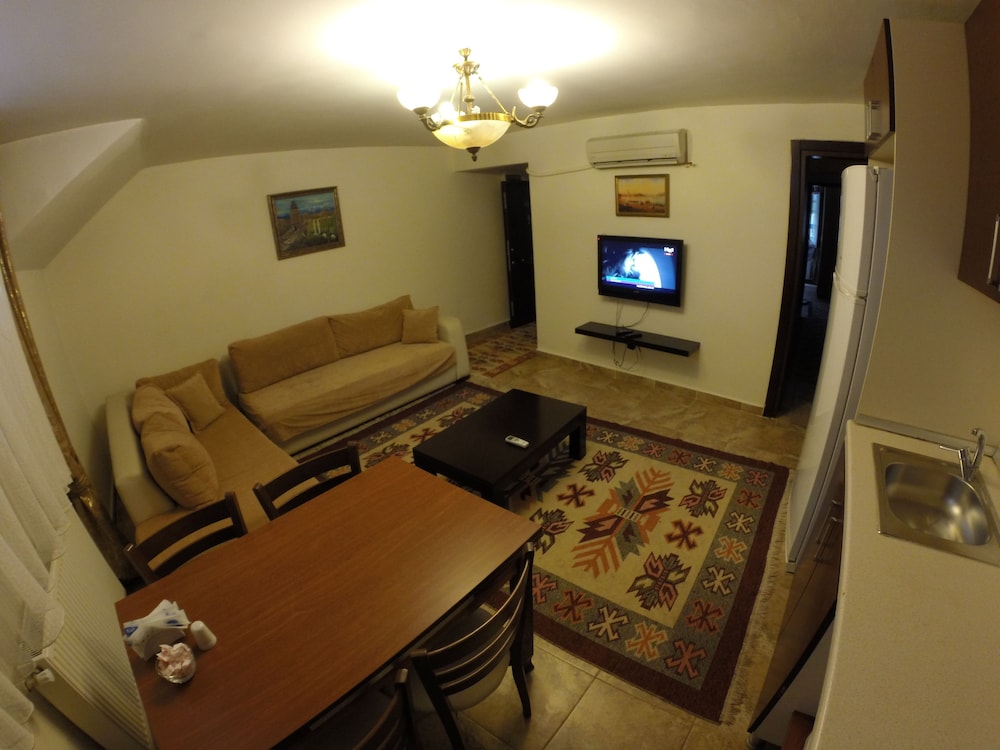 Economy Suite photo 1