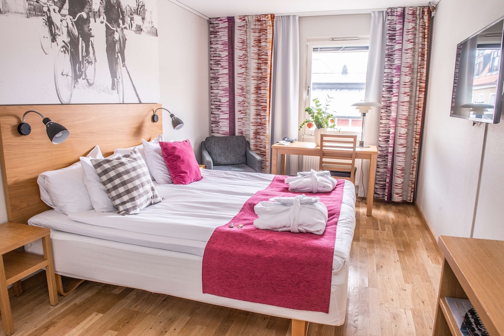 Standard Room, 2 Twin Beds, Non Smoking - Photo 7