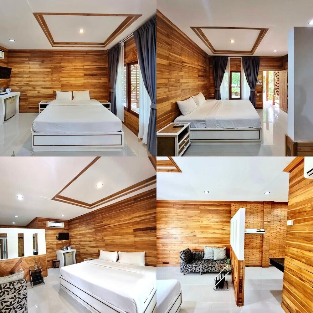 Standard Room, 1 King Bed, Non Smoking, Pool View photo 3