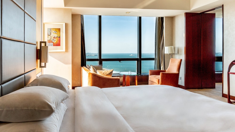 Luxury Room, 1 King Bed, Sea View (Luxury Bath View) - Photo 4
