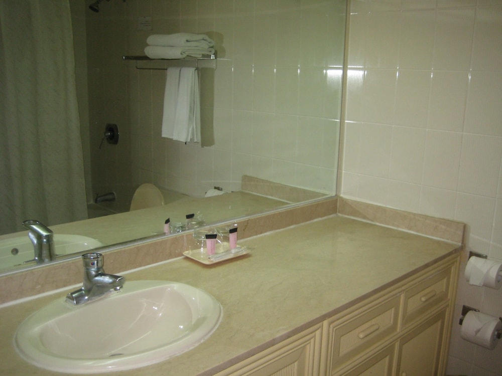 Standard Double Room, 2 Double Beds, Ocean View photo 2