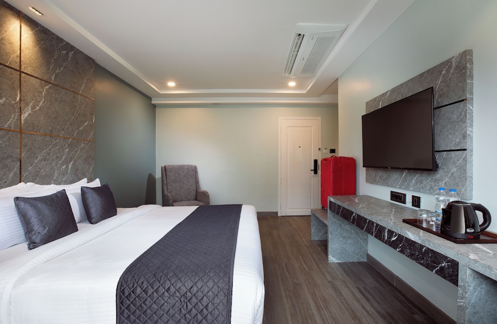 Premium Double Room - Photo 14