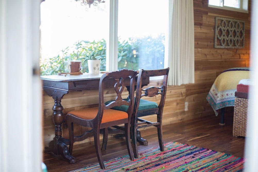 Deluxe Cottage photo 2
