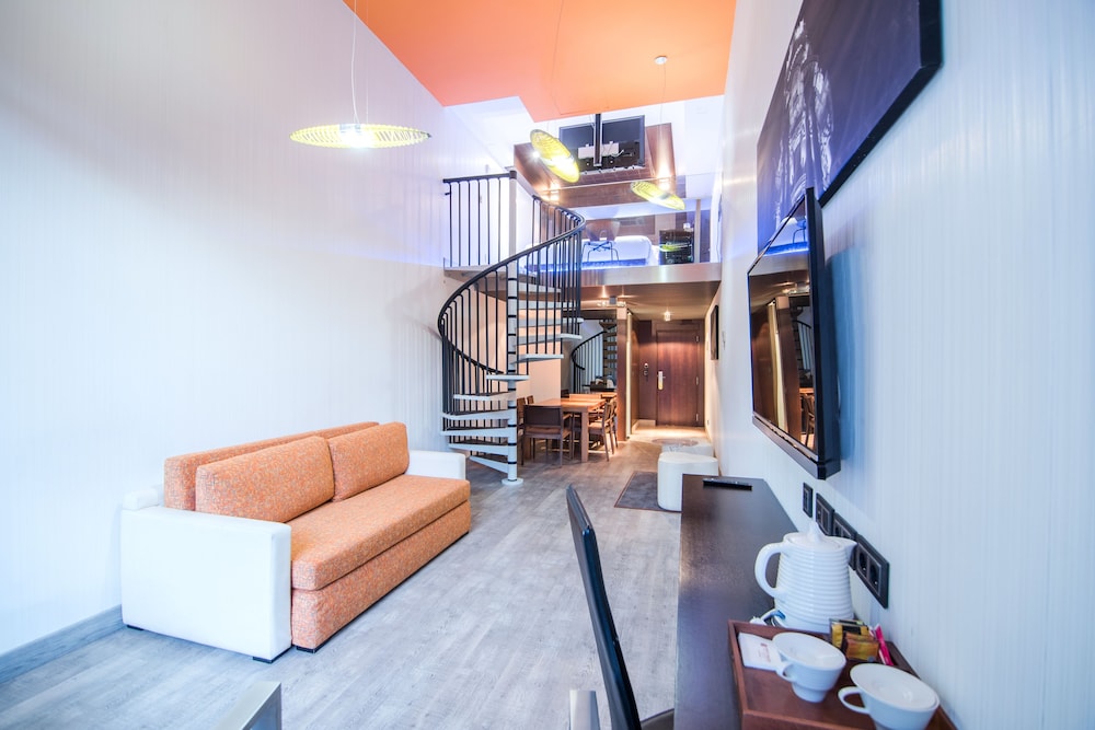 Duplex - Photo 5