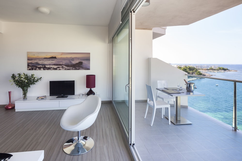 Deluxe Suite, 1 Bedroom, Sea View (1 Adult) photo 3