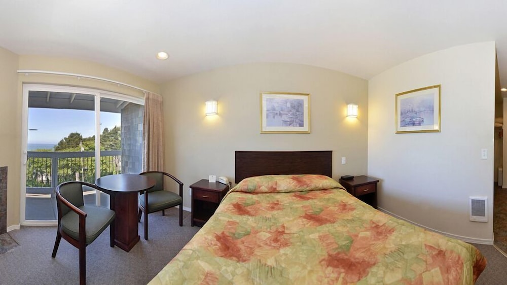 Room, 1 Queen Bed, Non Smoking, Ocean View - Photo 2