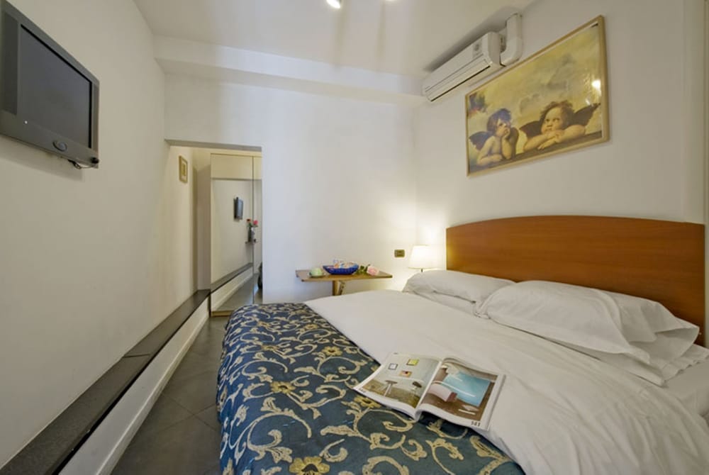 Economy Double Room photo 2