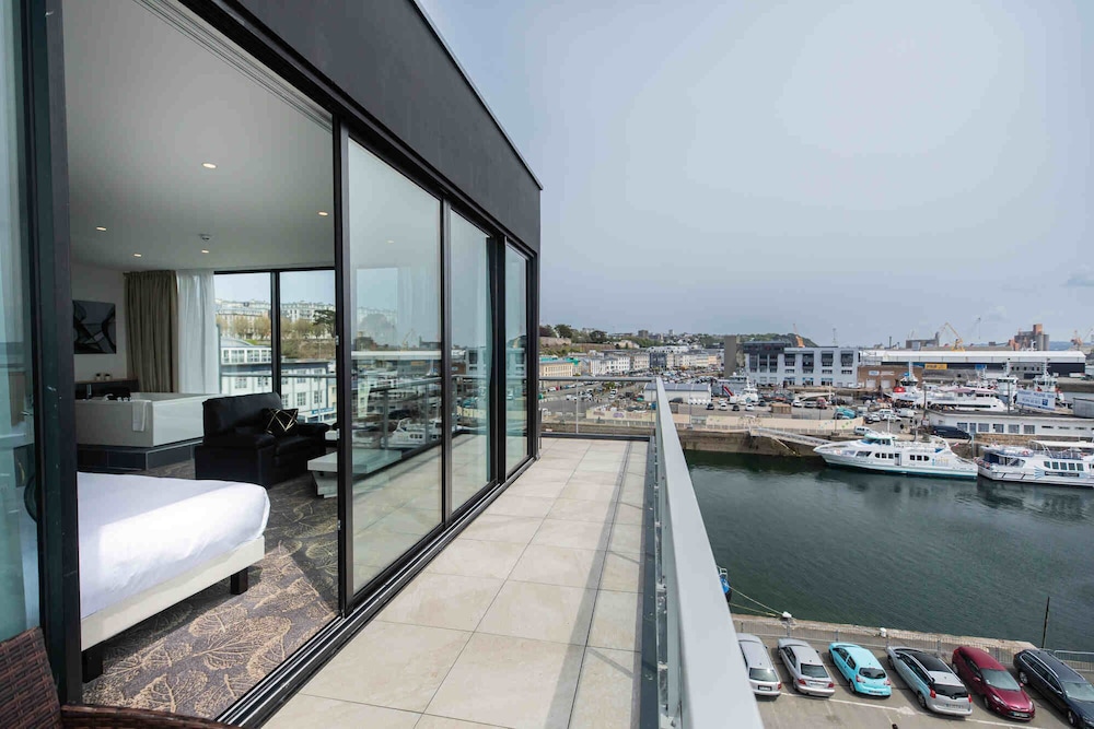 Suite, Sea View - Photo 6