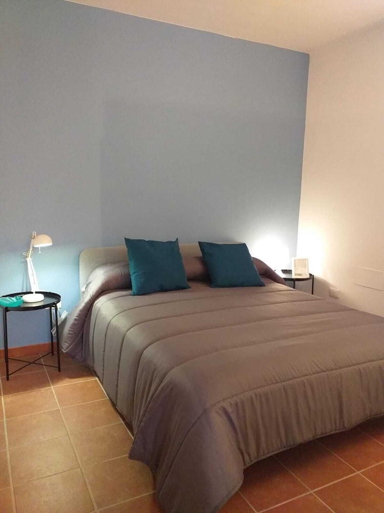 Basic Condo, 1 Bedroom photo 3