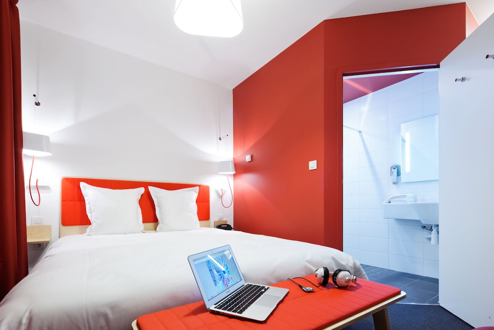 Standard Room, Multiple Beds photo 2