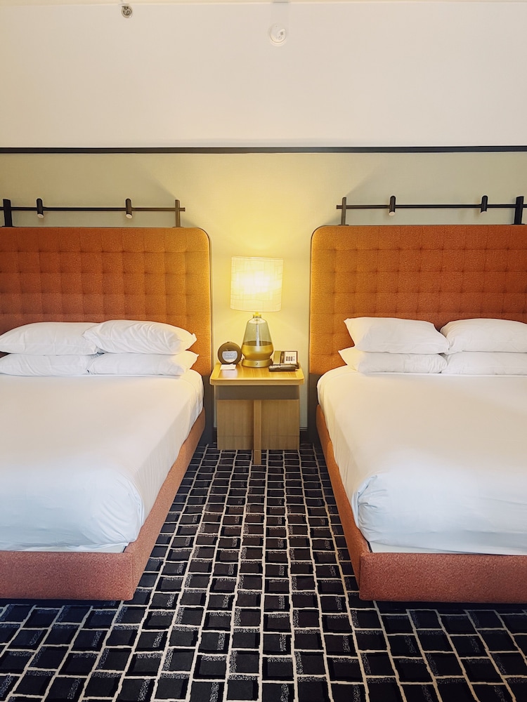 Deluxe Room, 2 Queen Beds - Photo 2