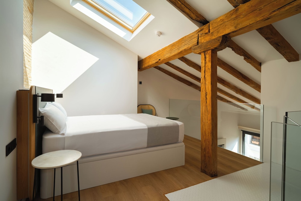 Two-Bedroom Apartment with Sofa Bed photo 2