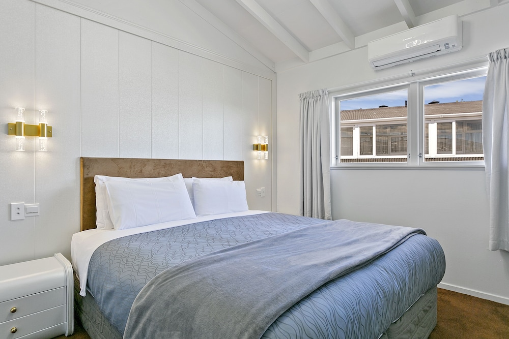 Deluxe Suite, 2 Bedrooms, Lake View photo 3