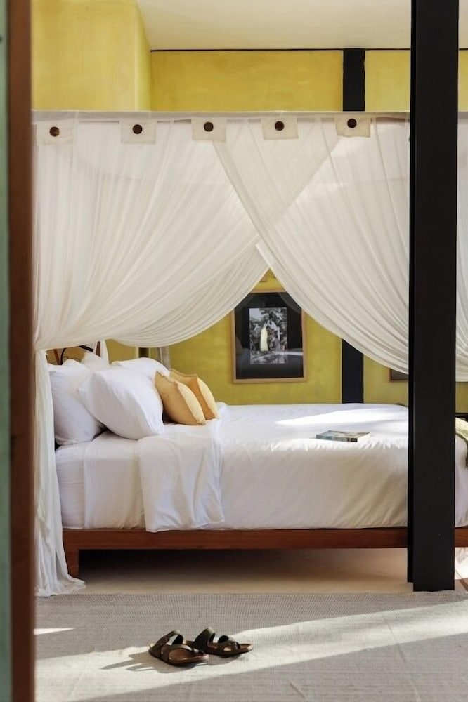 Watu Master Suite with Ocean View photo 3