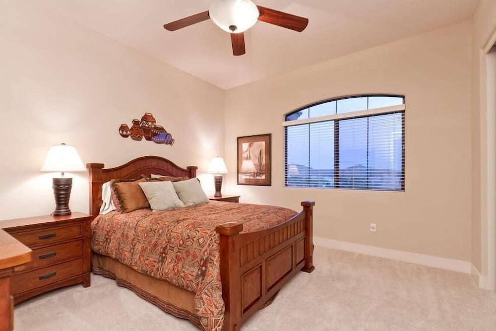 Condo, 2 Bedrooms