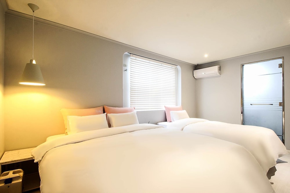 Deluxe Twin Room - Photo 4