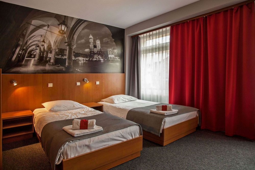 Standard Twin Room - Photo 1